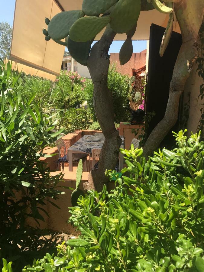 Bilocali Residenza Mediterranea Cannigione Exteriér fotografie